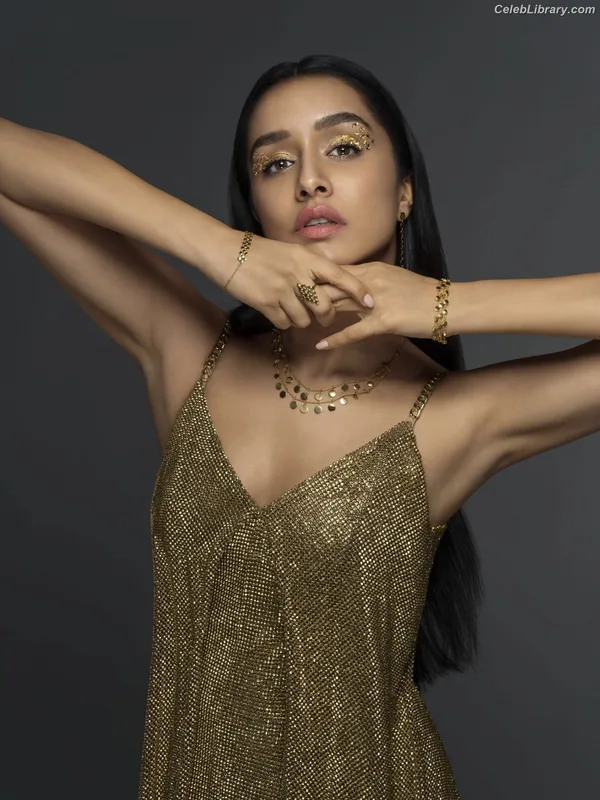 Shraddha Kapoor photo 2 of 54
