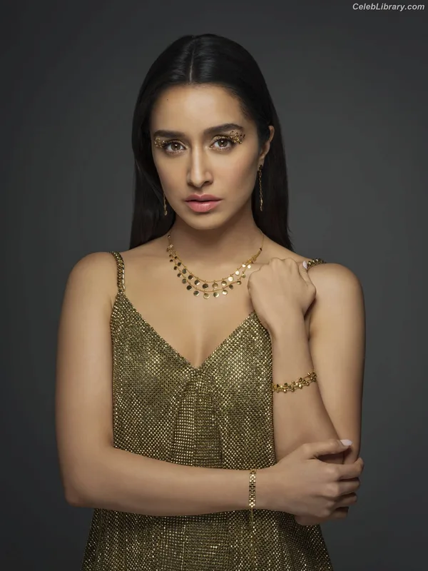 Shraddha Kapoor photo 4 of 54