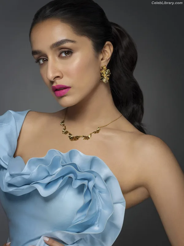 Shraddha Kapoor photo 7 of 54