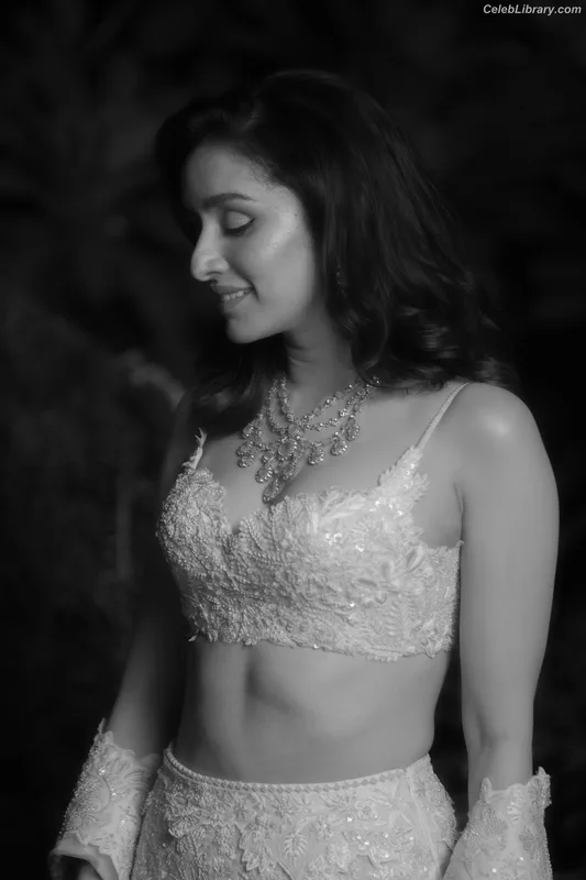 Shraddha Kapoor photo 8 of 54