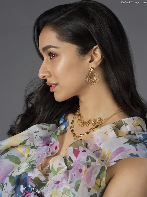 Shraddha Kapoor photo 11 of 54