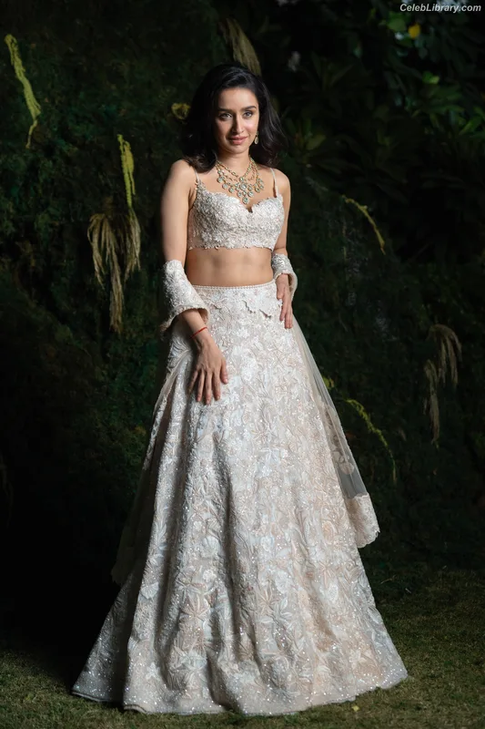 Shraddha Kapoor photo 15 of 54