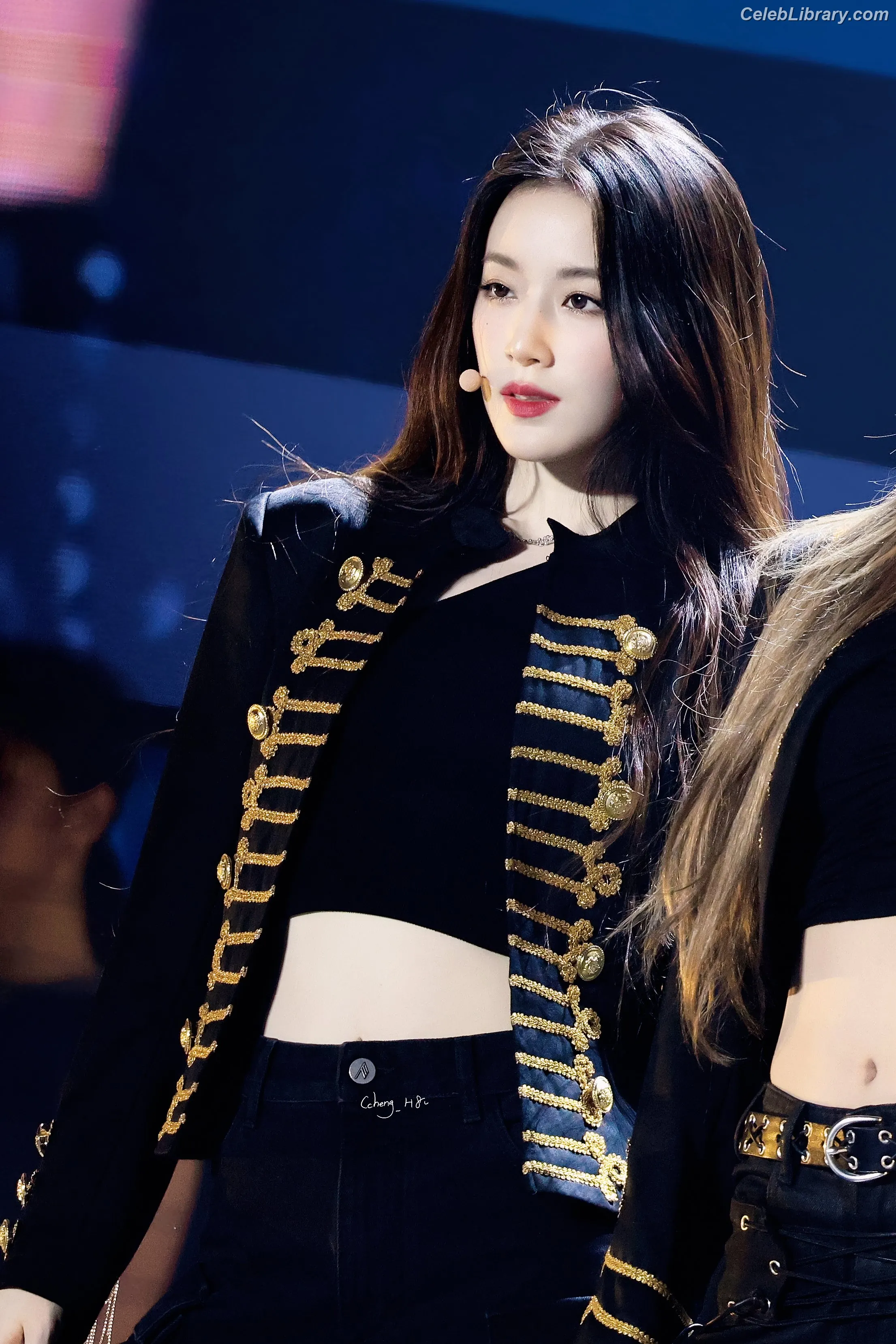 Shuhua (Yeh Shuhua) (G)-IDLE) [i-dle] photo 14 of 114