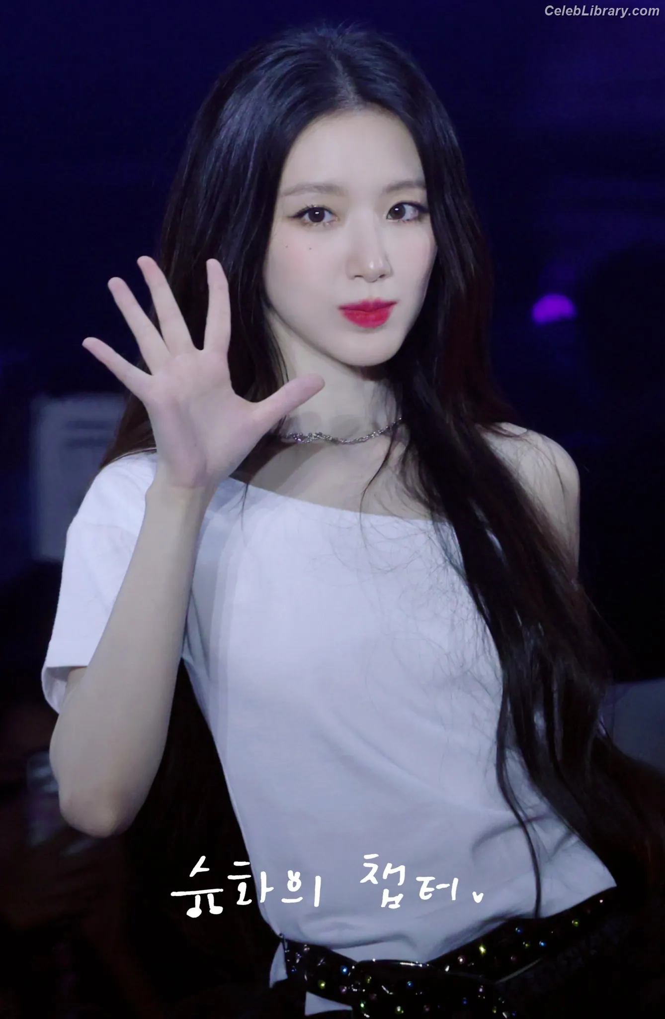 Shuhua (Yeh Shuhua) (G)-IDLE) [i-dle] photo 1 of 114