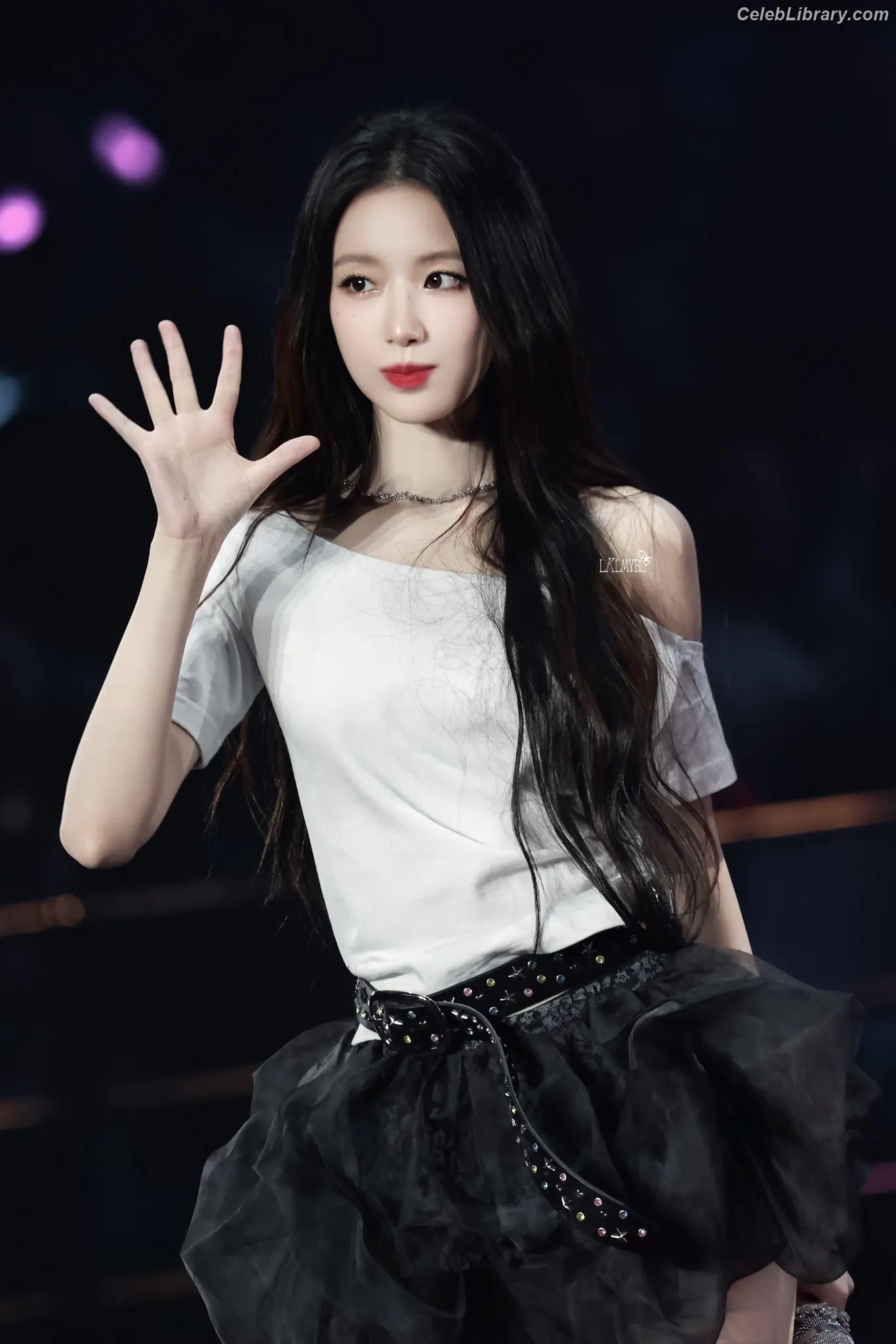 Shuhua (Yeh Shuhua) (G)-IDLE) [i-dle] photo 8 of 114