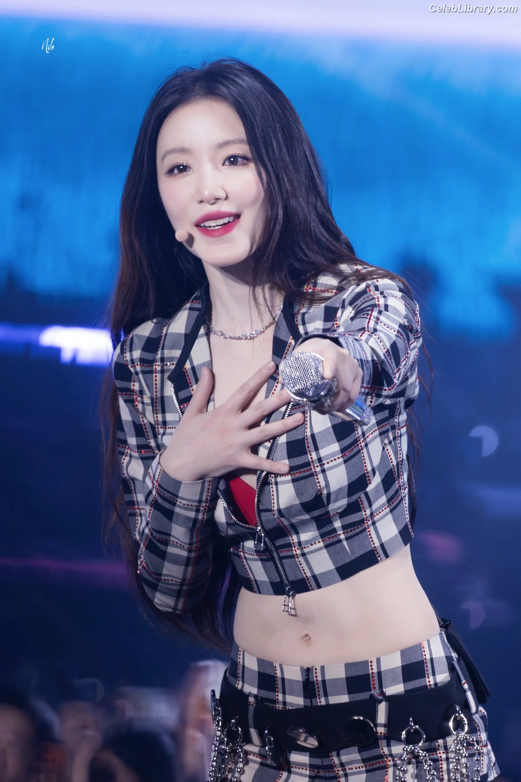 Shuhua (Yeh Shuhua) (G)-IDLE) [i-dle] photo 13 of 114