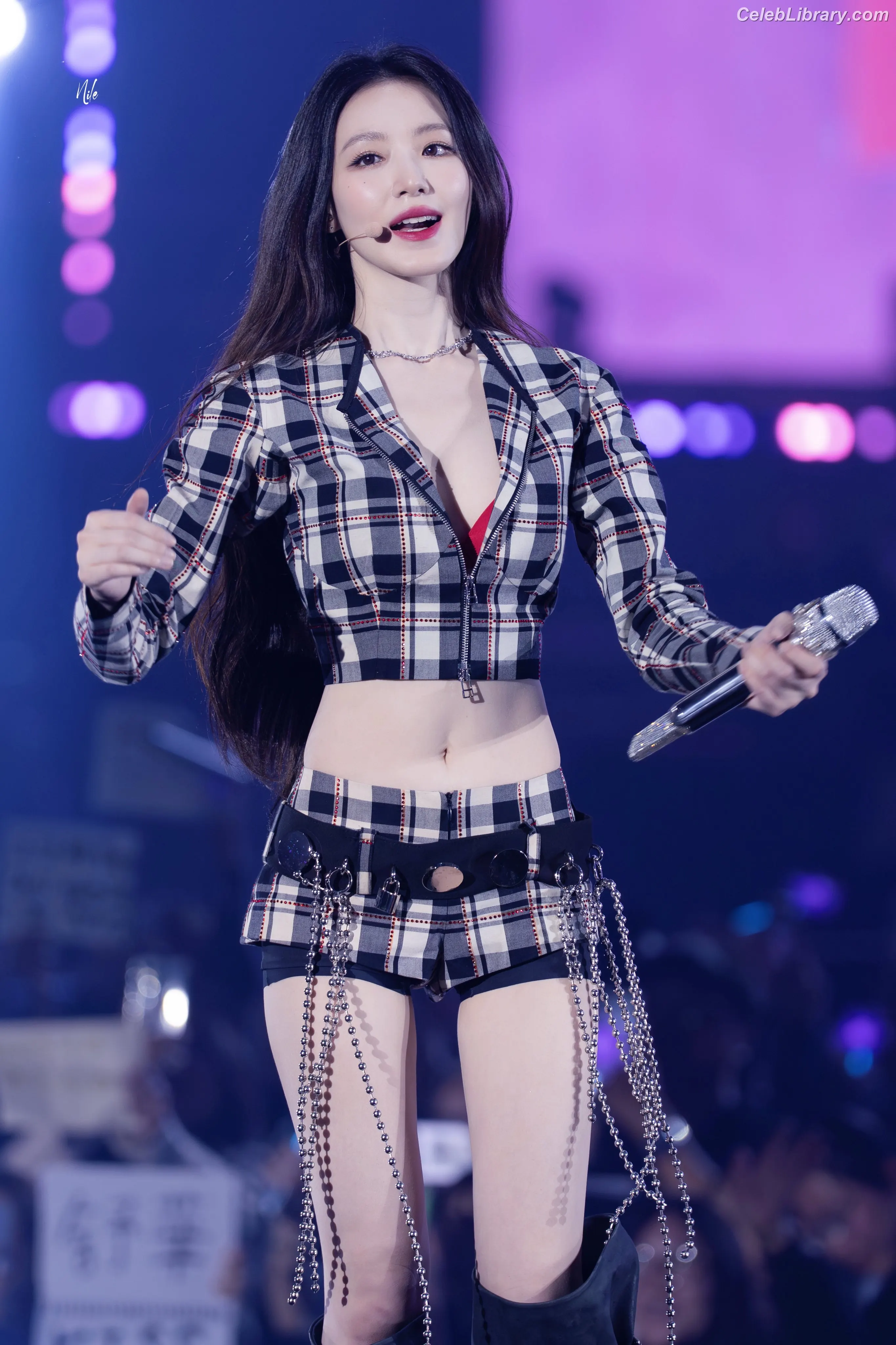 Shuhua (Yeh Shuhua) (G)-IDLE) [i-dle] photo 14 of 114