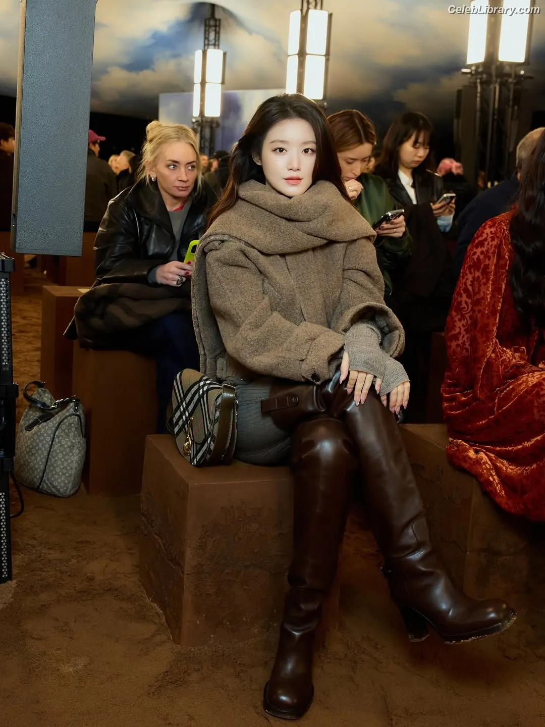 Shuhua (Yeh Shuhua) (G)-IDLE) [i-dle] photo 17 of 114