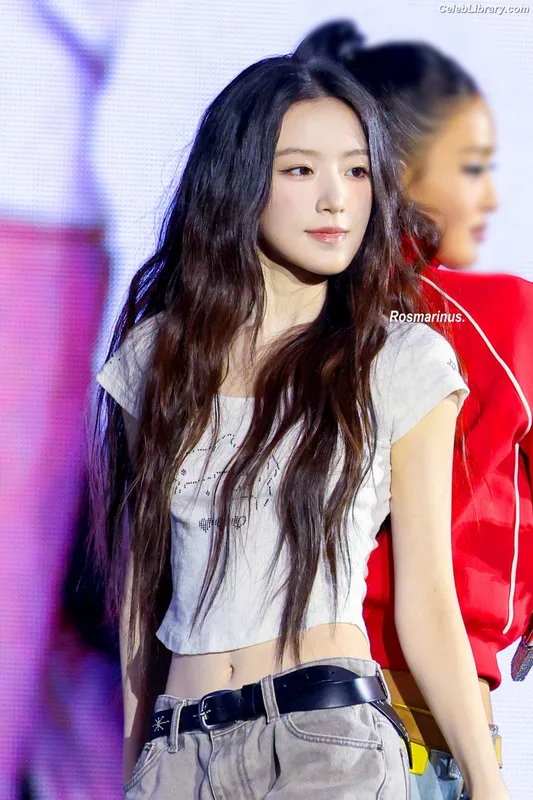 Shuhua (Yeh Shuhua) (G)-IDLE) [i-dle] photo 2 of 115