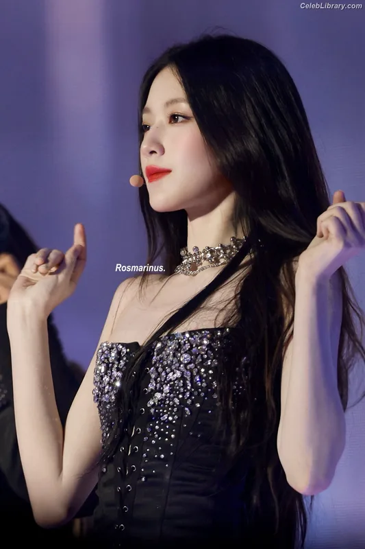 Shuhua (Yeh Shuhua) (G)-IDLE) [i-dle] photo 4 of 115