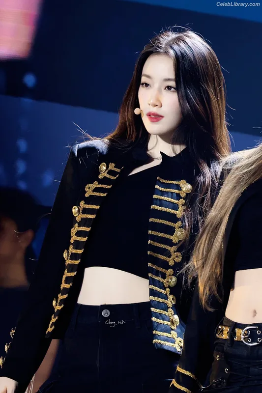 Shuhua (Yeh Shuhua) (G)-IDLE) [i-dle] photo 14 of 115