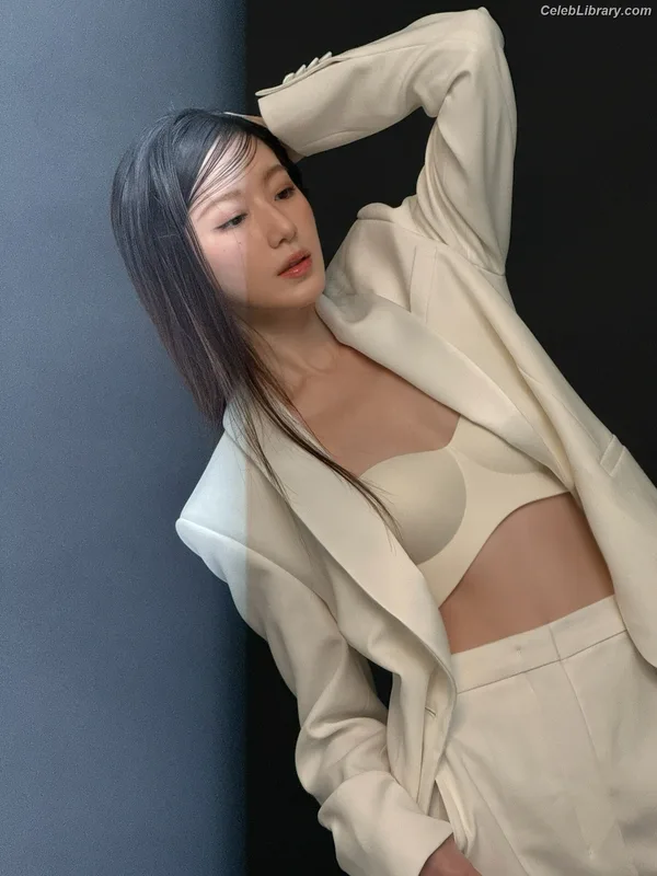Shuhua (Yeh Shuhua) (G)-IDLE) [i-dle] photo 17 of 115