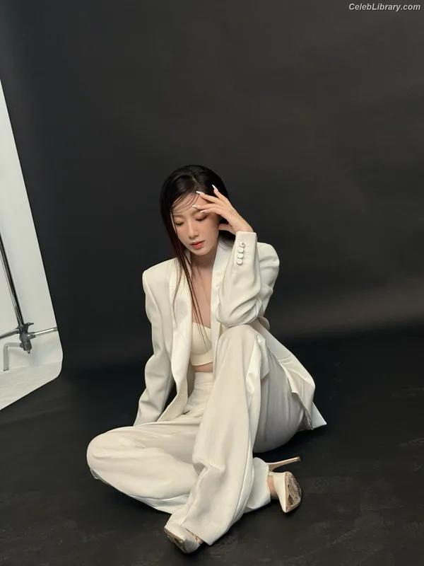 Shuhua (Yeh Shuhua) (G)-IDLE) [i-dle] photo 22 of 115