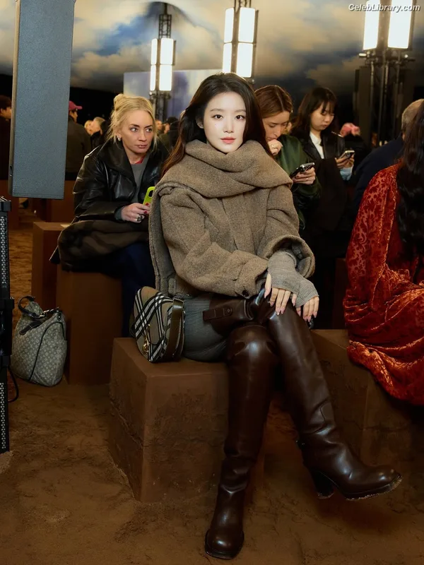 Shuhua (Yeh Shuhua) (G)-IDLE) [i-dle] photo 17 of 115