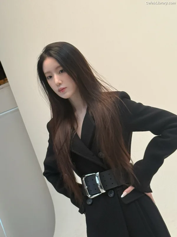 Shuhua (Yeh Shuhua) (G)-IDLE) [i-dle] photo 18 of 115