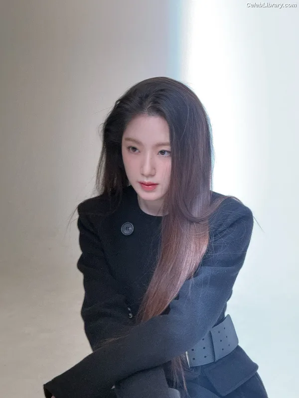Shuhua (Yeh Shuhua) (G)-IDLE) [i-dle] photo 19 of 115