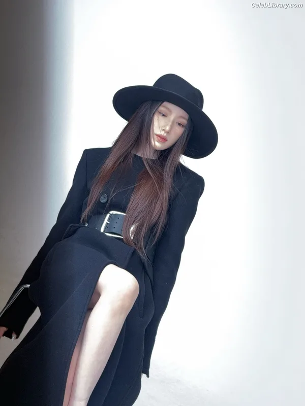 Shuhua (Yeh Shuhua) (G)-IDLE) [i-dle] photo 21 of 115