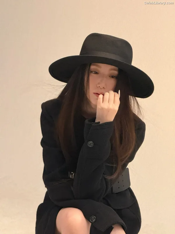 Shuhua (Yeh Shuhua) (G)-IDLE) [i-dle] photo 24 of 115