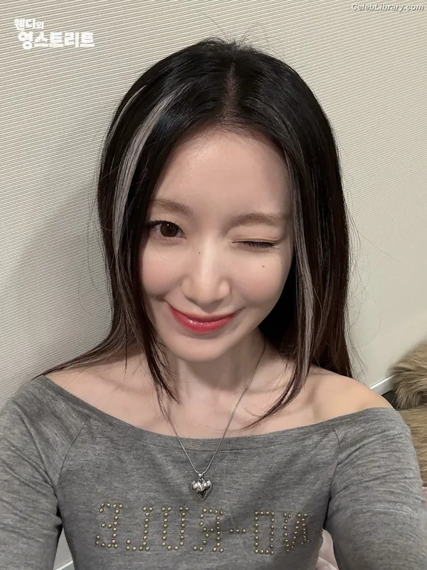 Shuhua (Yeh Shuhua) (G)-IDLE) [i-dle] photo 2 of 115
