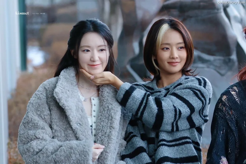 Shuhua (Yeh Shuhua) (G)-IDLE) [i-dle] photo 6 of 115
