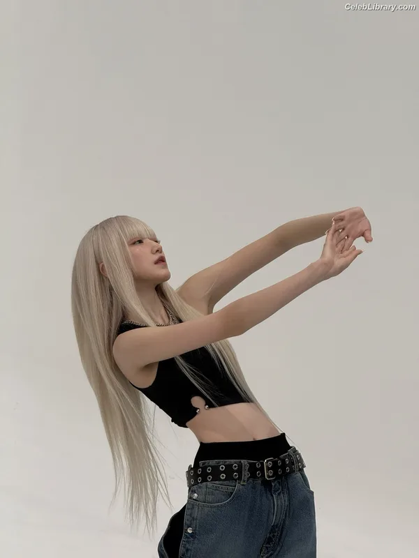 Shuhua (Yeh Shuhua) (G)-IDLE) [i-dle] photo 13 of 115