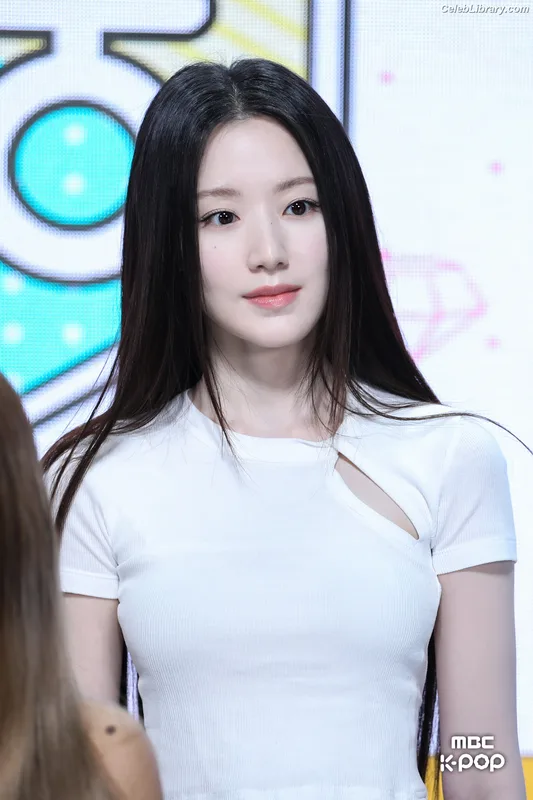 Shuhua (Yeh Shuhua) (G)-IDLE) [i-dle] photo 17 of 115