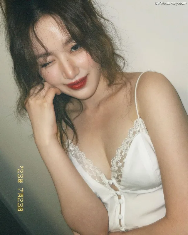 Shuhua (Yeh Shuhua) (G)-IDLE) [i-dle] photo 4 of 115