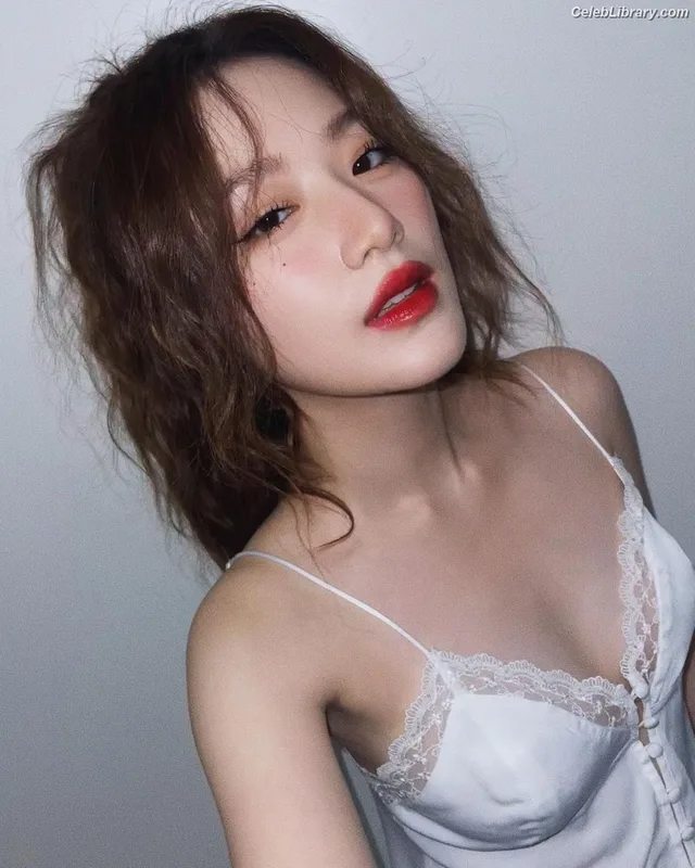 Shuhua (Yeh Shuhua) (G)-IDLE) [i-dle] photo 5 of 115