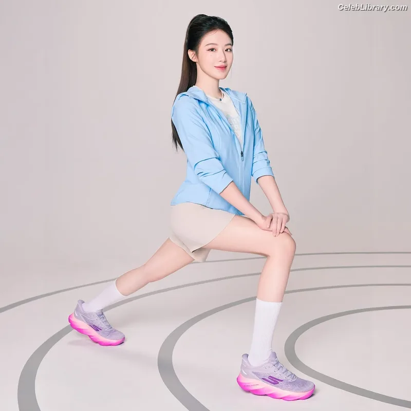 Shuhua (Yeh Shuhua) (G)-IDLE) [i-dle] photo 12 of 115
