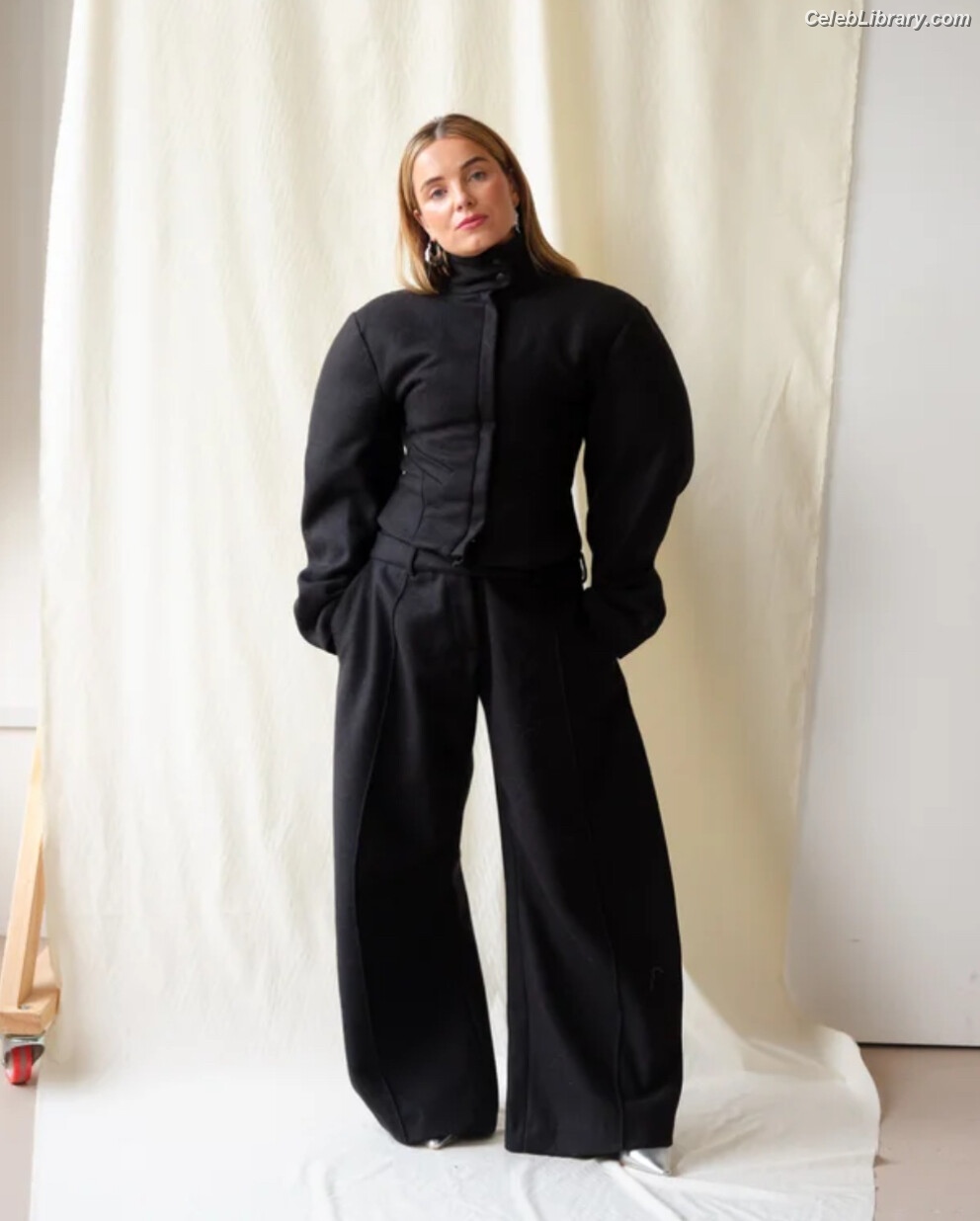 Sian Welby photo 18 of 116