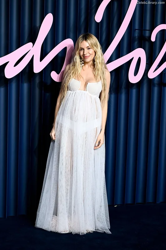 Sienna Miller photo 13 of 89