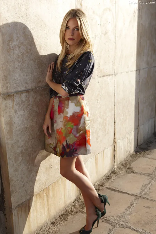 Sienna Miller photo 12 of 89