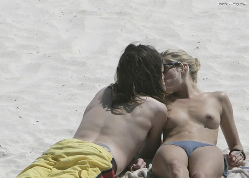Sienna Miller photo 8 of 89