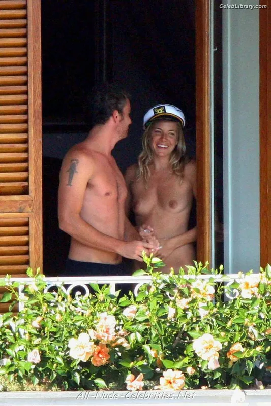 Sienna Miller photo 12 of 89