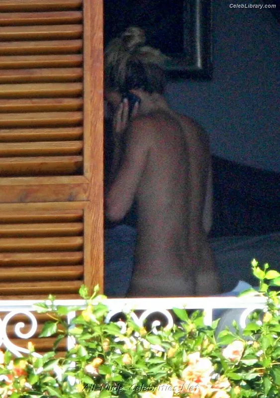 Sienna Miller photo 18 of 89