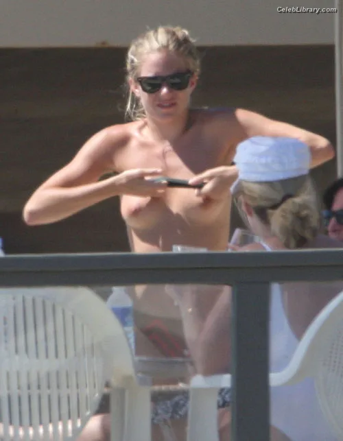 Sienna Miller photo 21 of 89