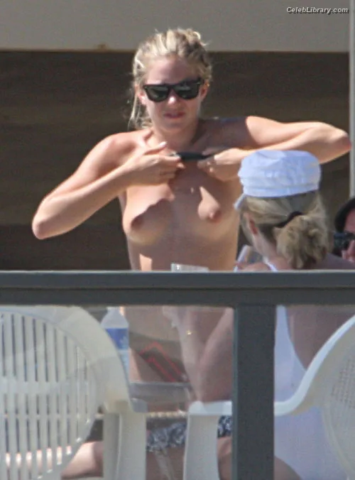 Sienna Miller photo 23 of 89