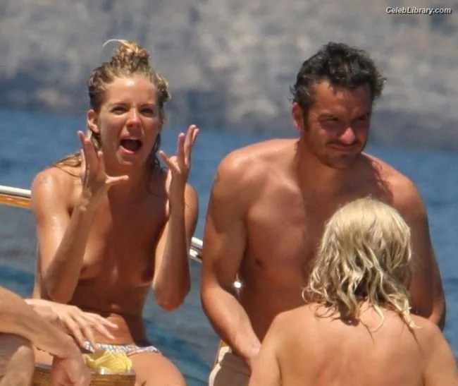 Sienna Miller photo 4 of 89