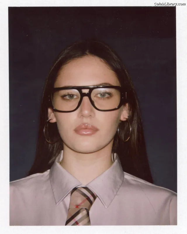 Sienna Spiro photo 11 of 113