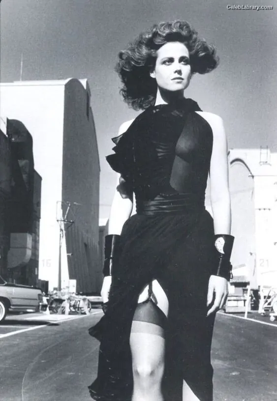 Sigourney Weaver photo 16 of 67