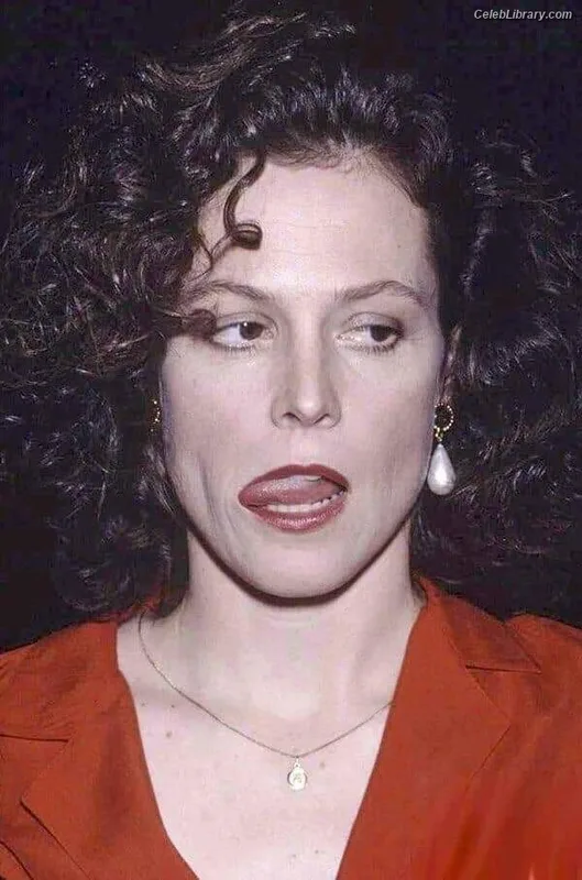 Sigourney Weaver photo 9 of 68