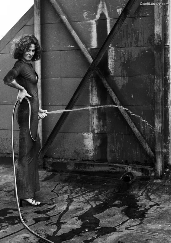 Sigourney Weaver photo 10 of 68