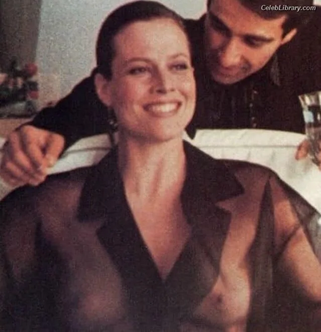 Sigourney Weaver photo 24 of 68