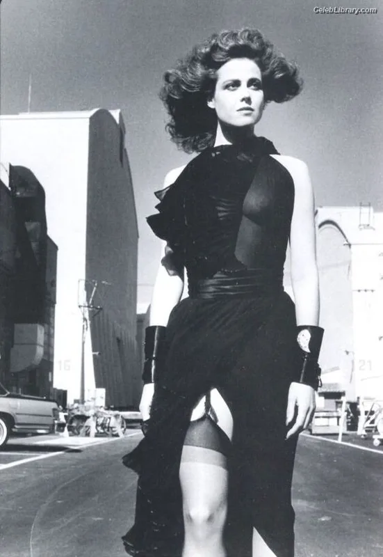Sigourney Weaver photo 16 of 68