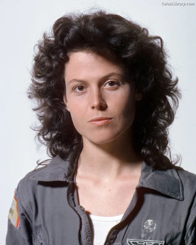 Sigourney Weaver photo 24 of 68