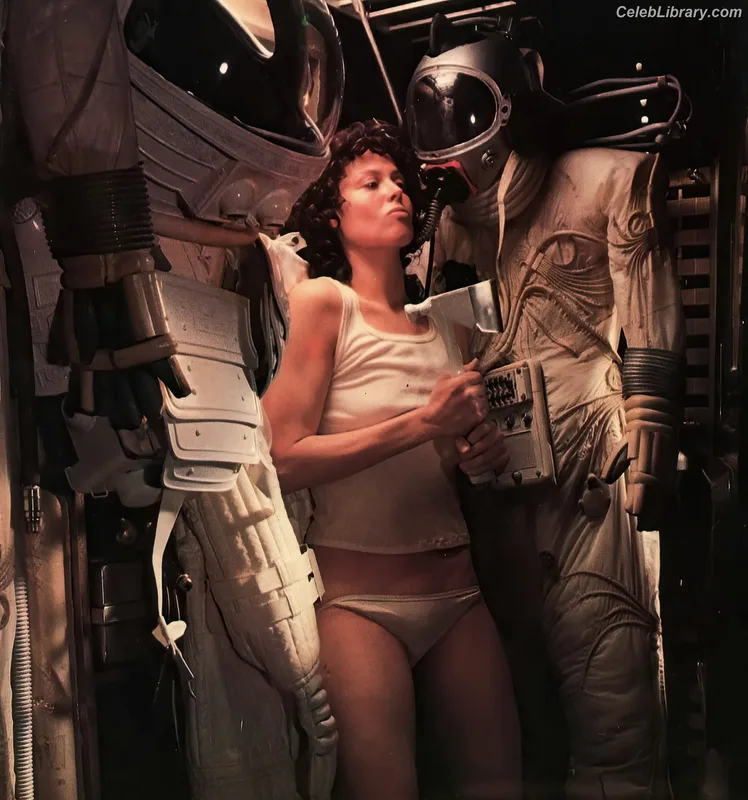 Sigourney Weaver photo 9 of 68