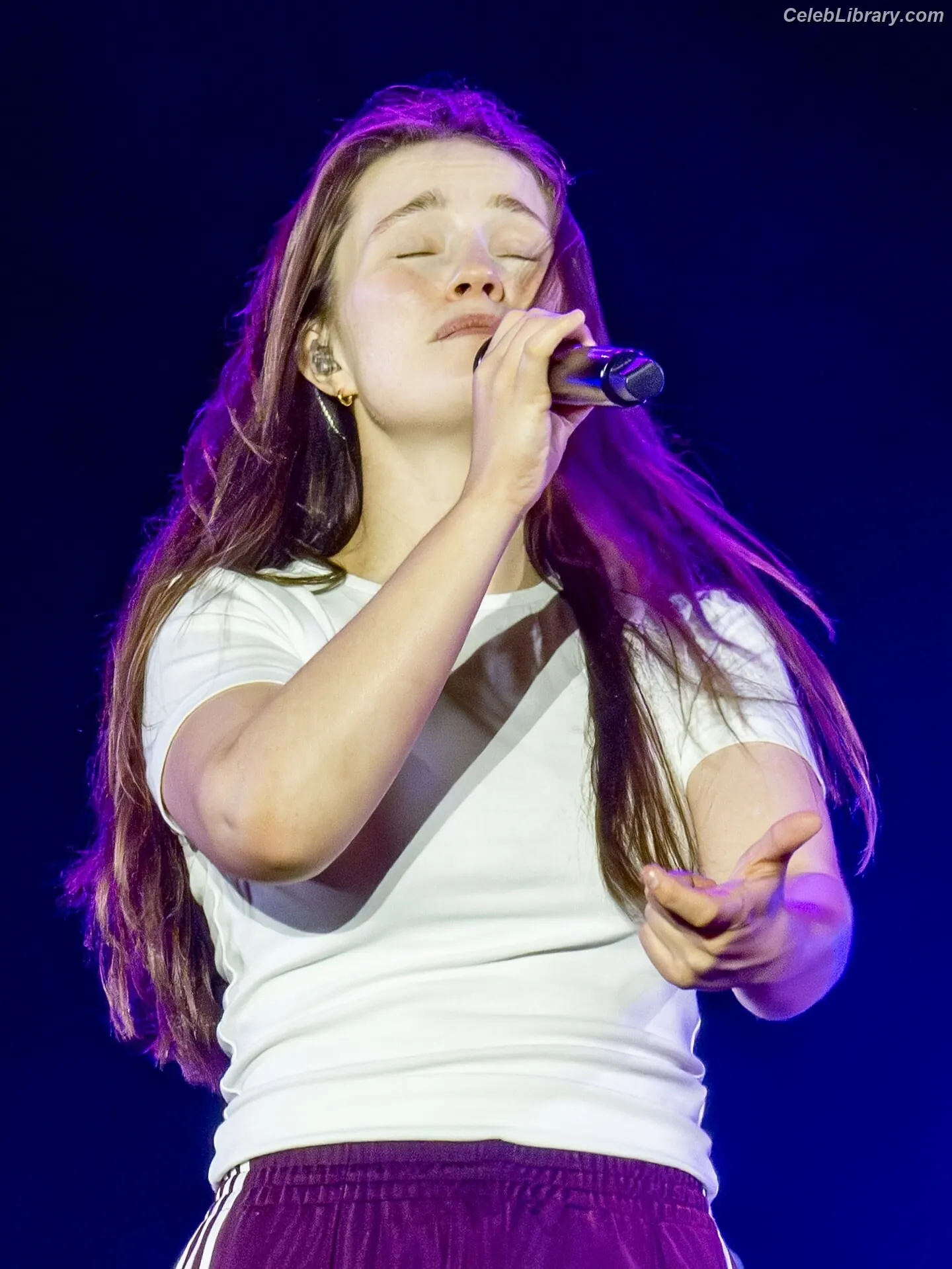 Sigrid Solbakk Raabe photo 17 of 616