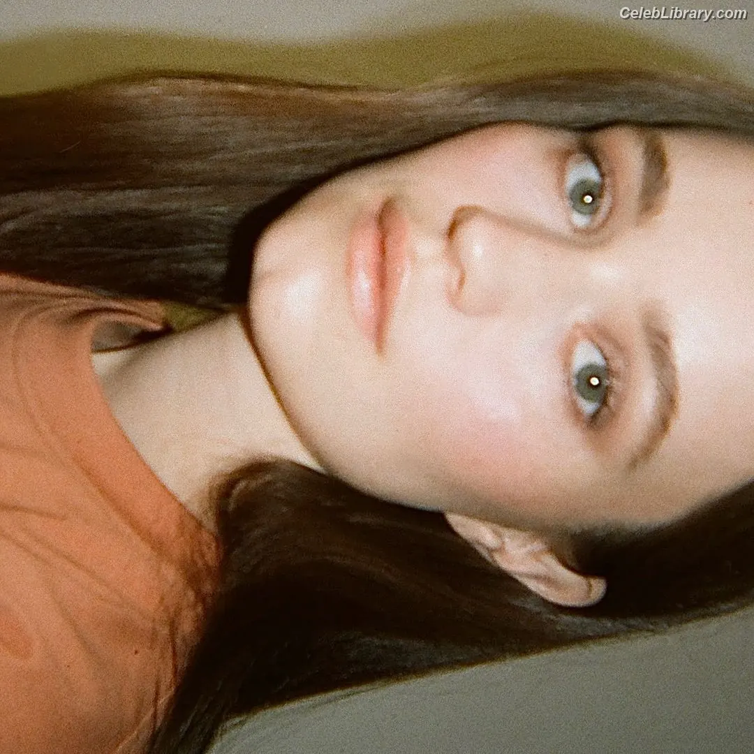 Sigrid Solbakk Raabe photo 15 of 616