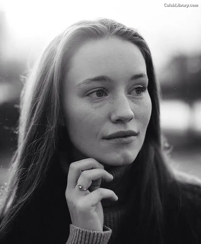 Sigrid Solbakk Raabe photo 4 of 616