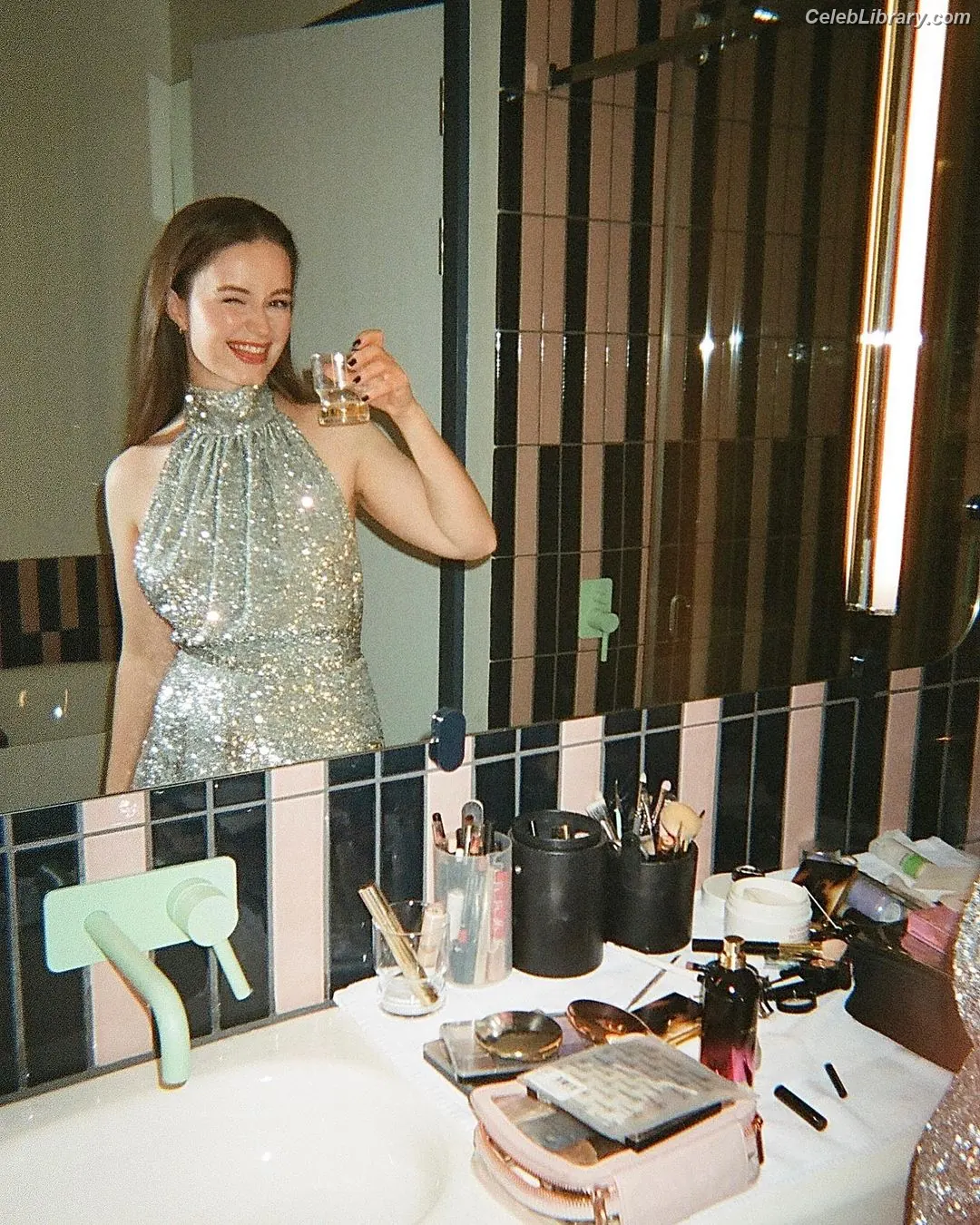 Sigrid Solbakk Raabe photo 22 of 616